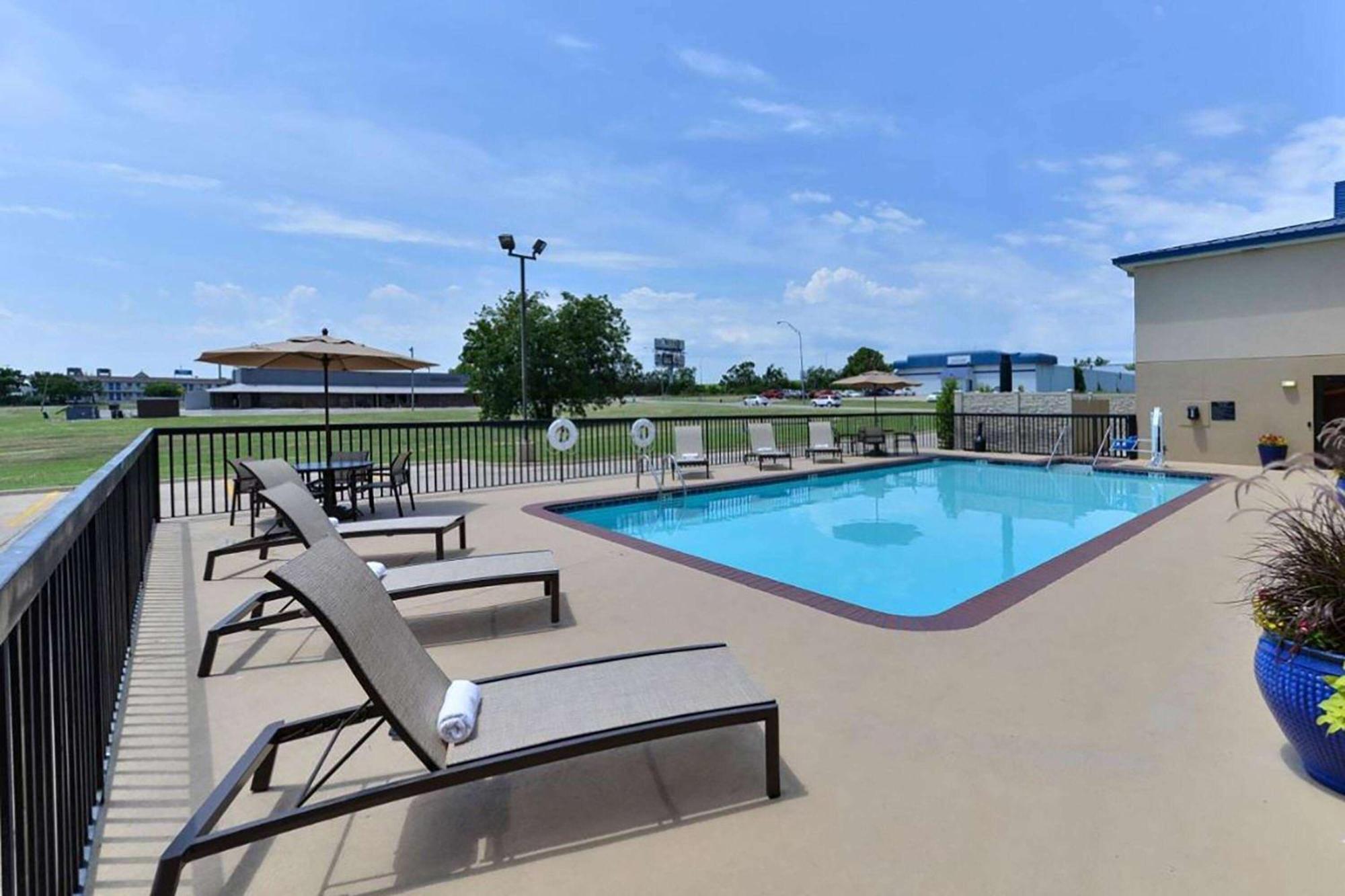 Baymont By Wyndham Ardmore I-35 Esterno foto